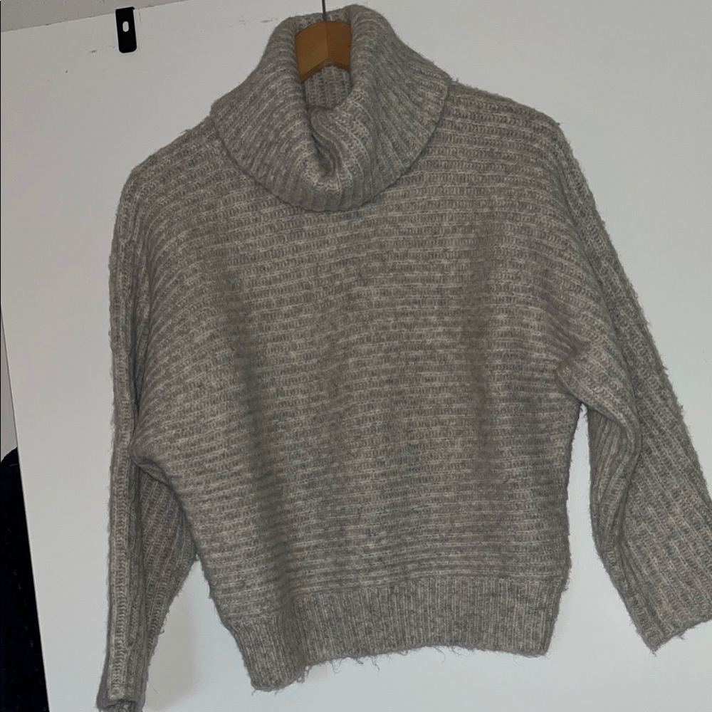 Size Med. “Leith” Nordstrom 2025 Fuzzy Gray Oversized Sweater